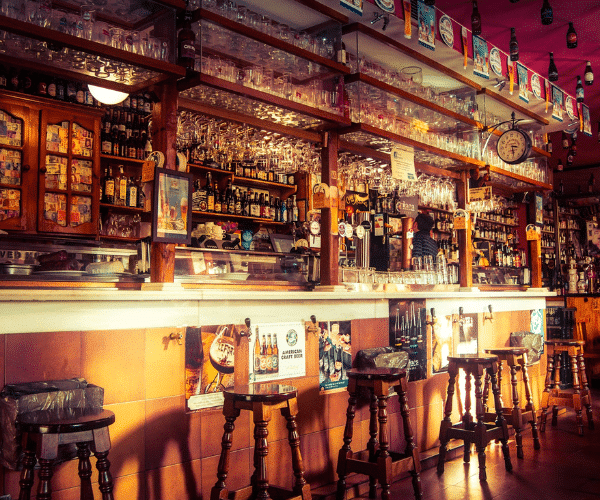 Consejos para decorar un bar antiguo
