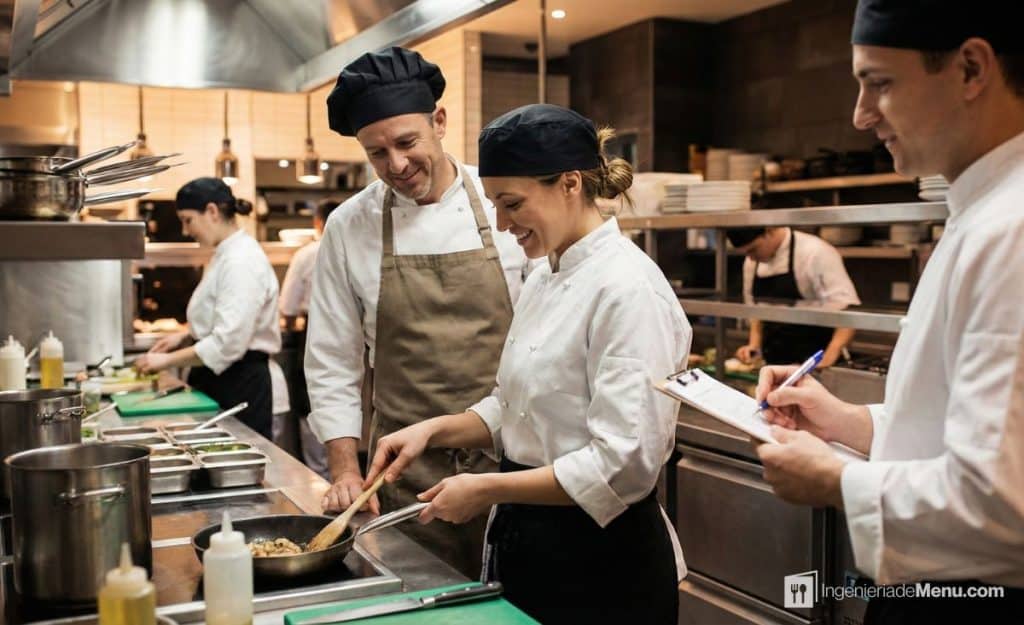 Contratar al personal de cocina