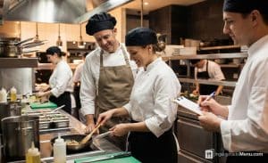 Contratar al personal de cocina